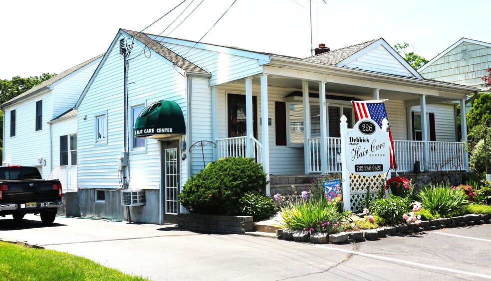 226 S Main St, Milltown, NJ 08850