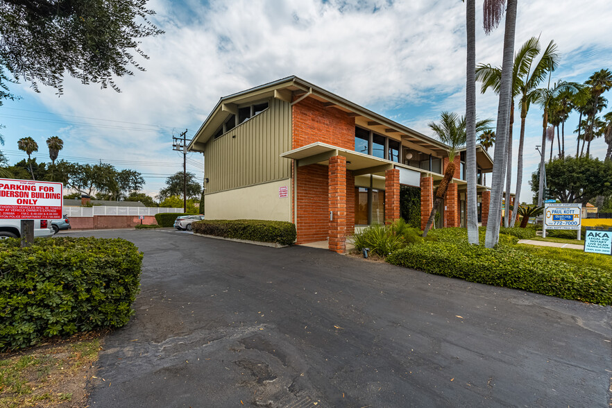 1661 E Chapman Ave, Fullerton, CA for lease - Building Photo - Image 3 of 49