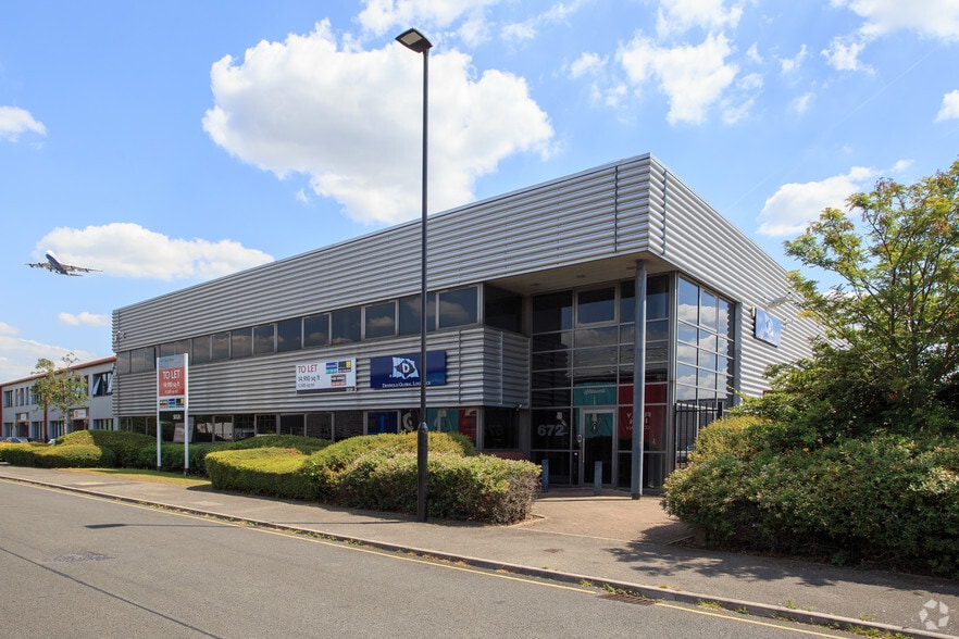 672 Spur Rd, Feltham for lease - Building Photo - Image 2 of 2