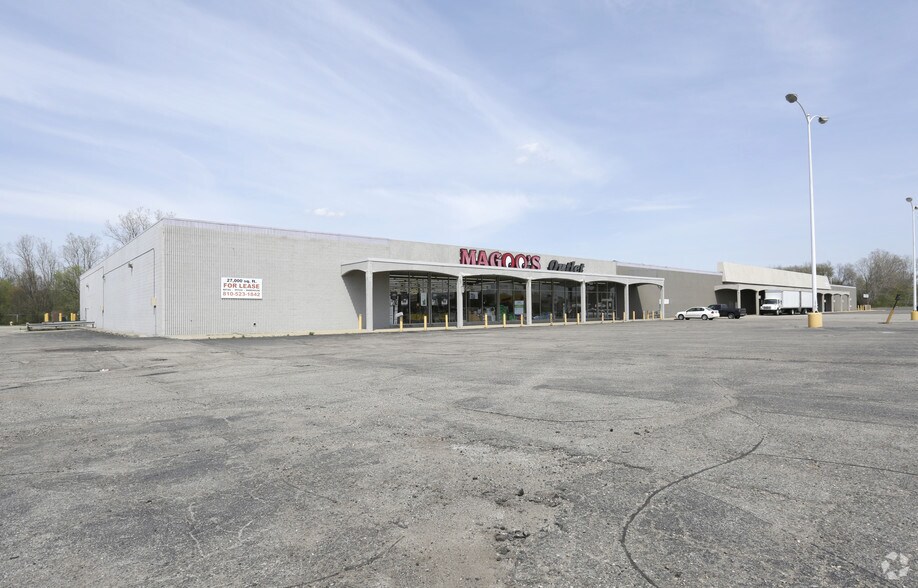 4100-4120 W Pierson Rd, Flint, MI for sale - Primary Photo - Image 1 of 1