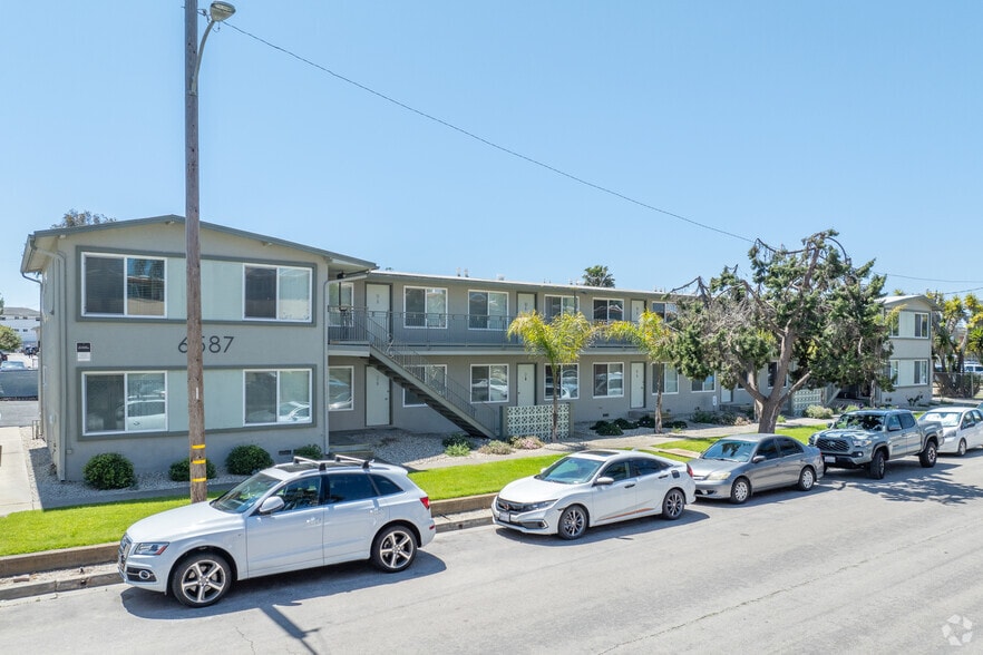 Isla Vista Portfolio portfolio of 2 properties for sale on LoopNet.com - Primary Photo - Image 2 of 2