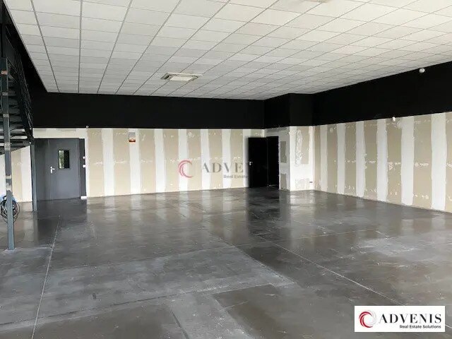 Retail in Biganos for lease - Interior Photo - Image 2 of 7