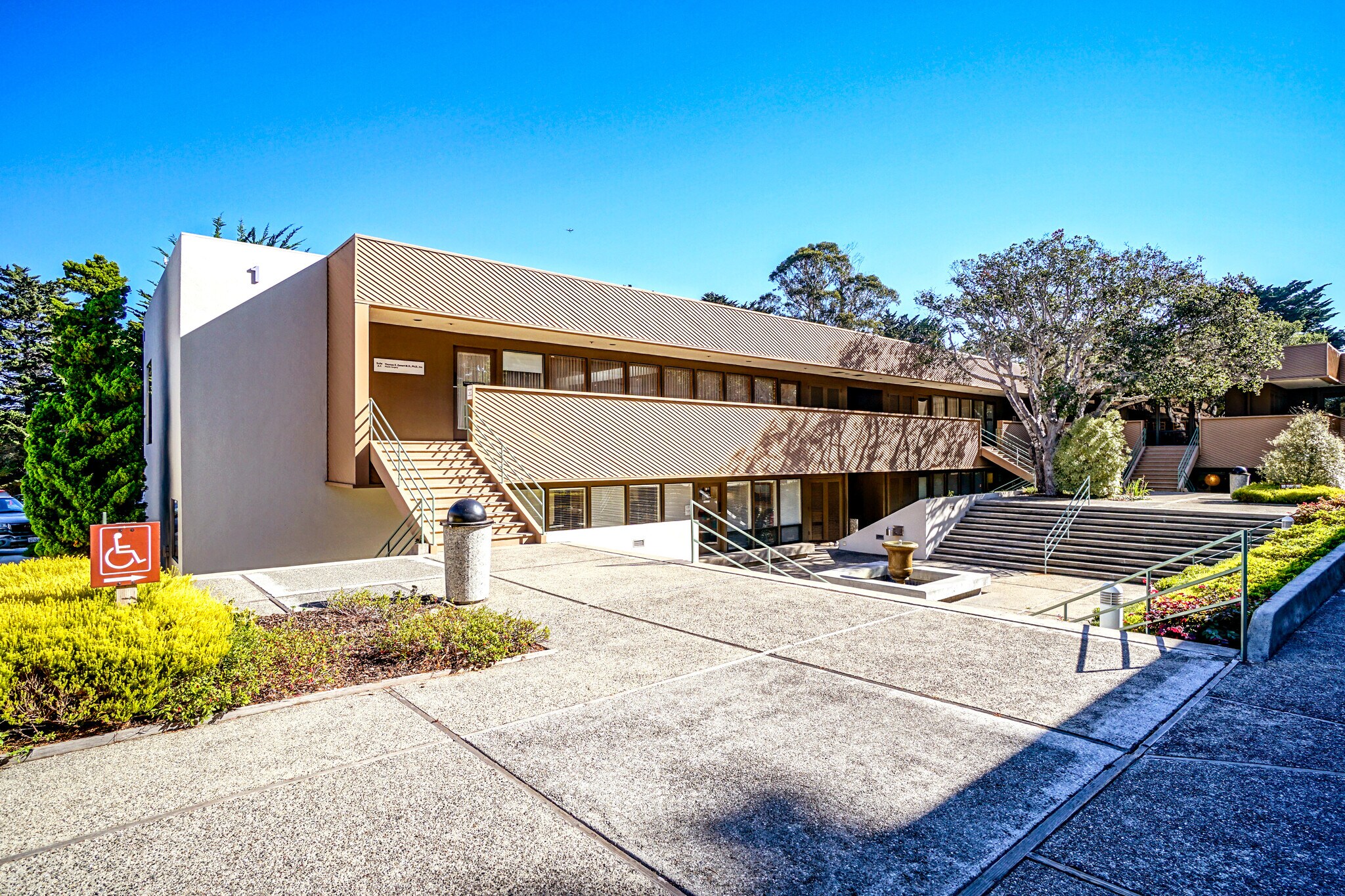 337 El Dorado St, Monterey, CA for lease Building Photo- Image 1 of 11