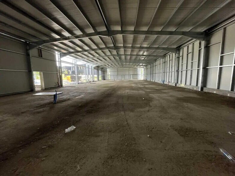 Office in Le Petit-Quevilly for lease - Building Photo - Image 2 of 6