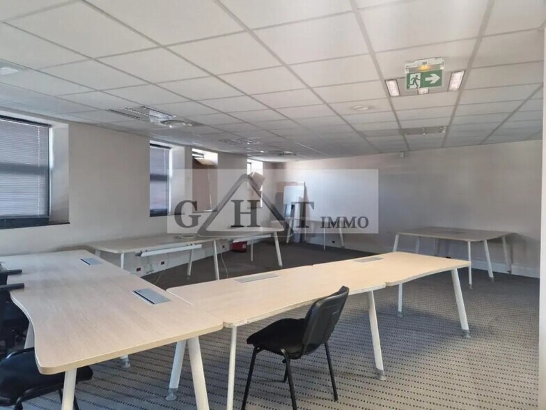 Office in Ivry-sur-Seine for lease - Interior Photo - Image 3 of 10