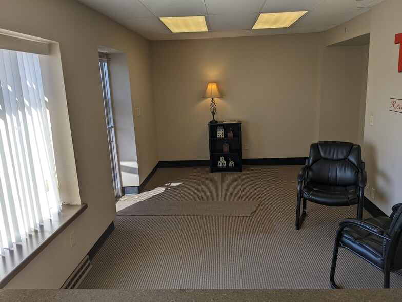 1808-1820 Brackett Ave, Eau Claire, WI for lease - Interior Photo - Image 3 of 20