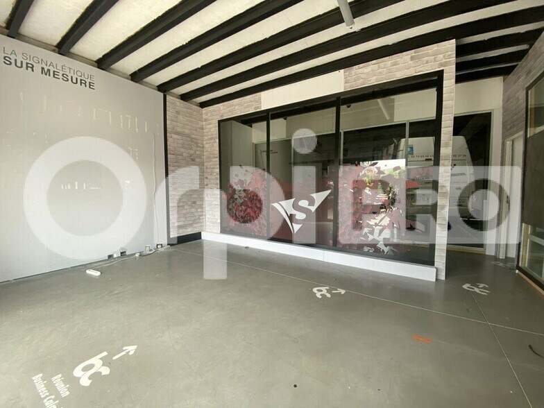 Flex in Gleizé for lease - Interior Photo - Image 3 of 5