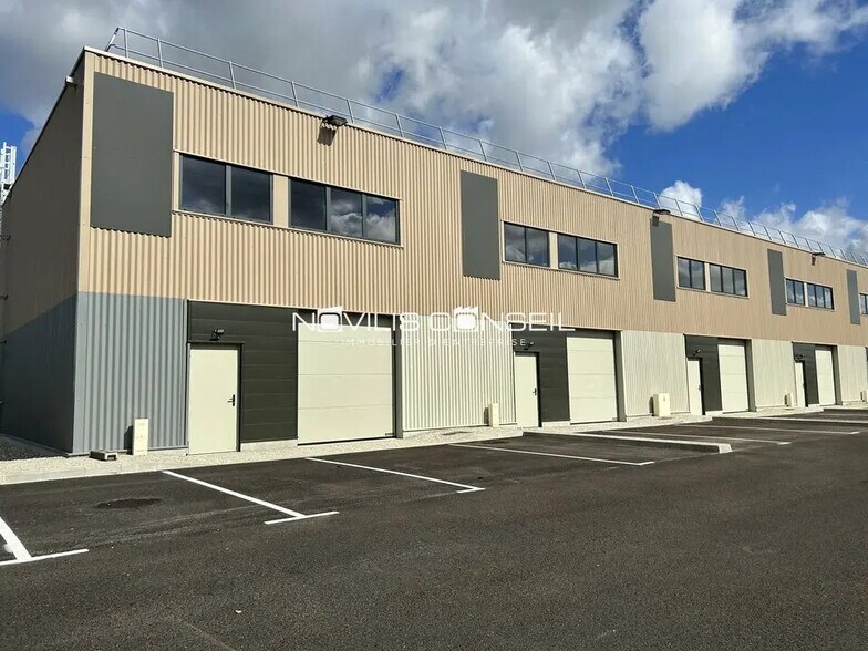 Flex in Montauban for sale - Building Photo - Image 1 of 15