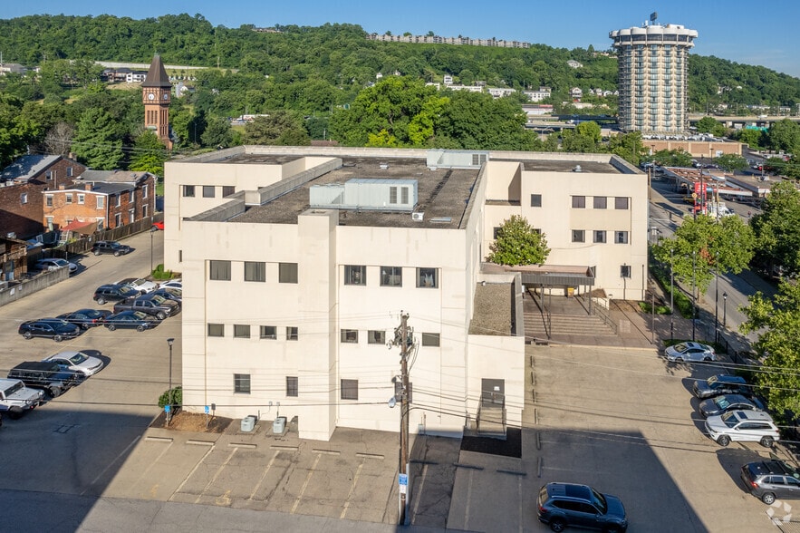 525 W 5th St, Covington, KY for sale - Aerial - Image 2 of 5