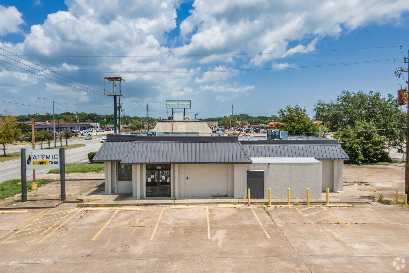 2206 N Alexander Dr, Baytown, TX 77520