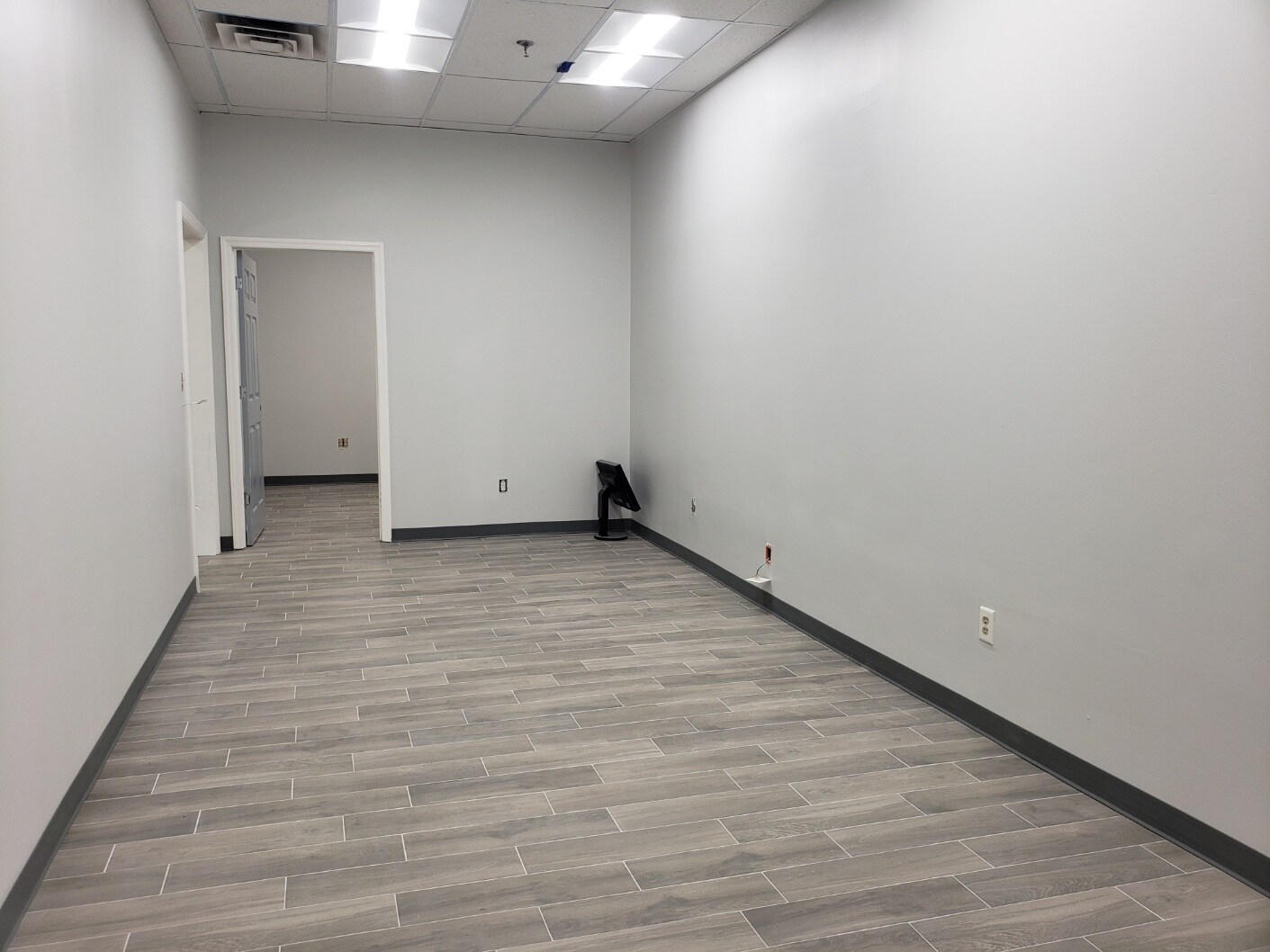 295 Herbert Ave, Closter, NJ for lease Interior Photo- Image 1 of 5