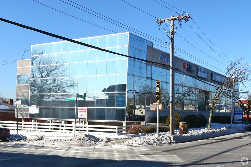 21810-218-14 Northern Blvd, Bayside, NY for lease - Building Photo - Image 1 of 9