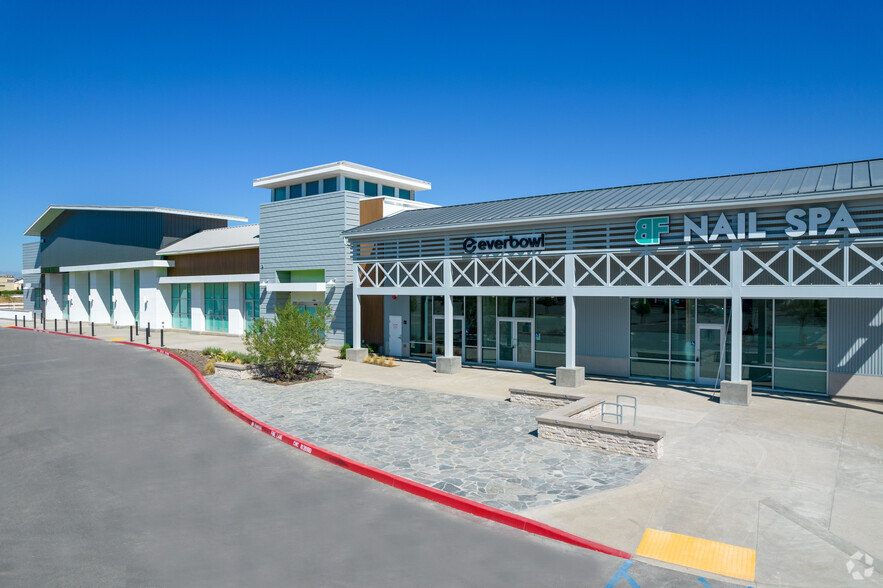 3941 Bedford Canyon Rd, Corona, CA for lease - Building Photo - Image 3 of 18