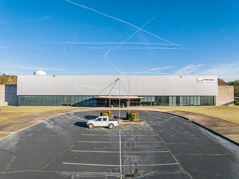 375 Airport Rd, Griffin, GA for lease - Building Photo - Image 2 of 11