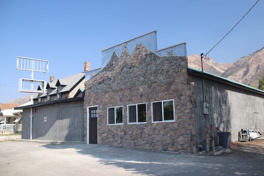 30 N Main St, Willard, UT 84340