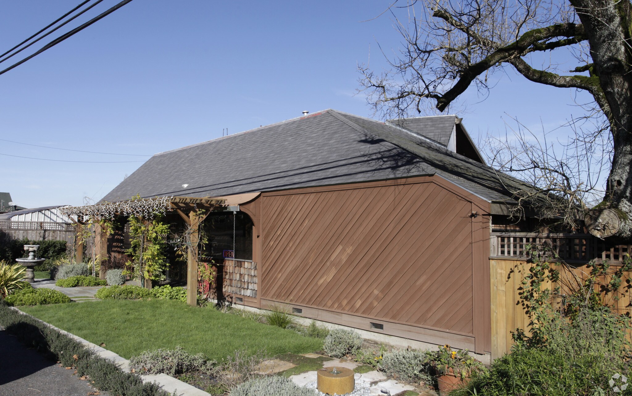 2840 Petaluma Blvd N, Petaluma, CA 94952 Standalone Commercial