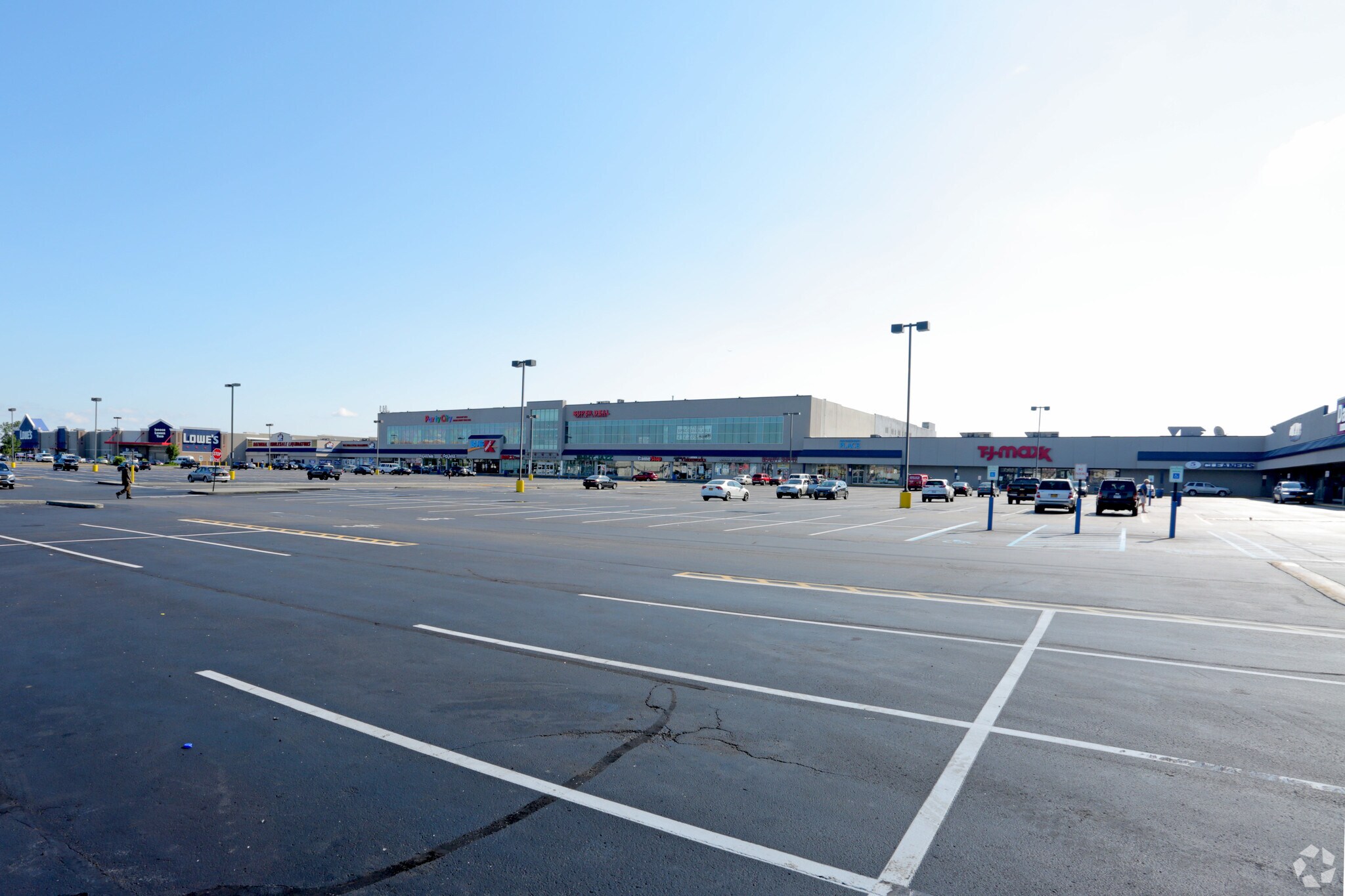 25301 Rockaway Blvd, Rosedale, NY 11422 Five Towns Shopping Center