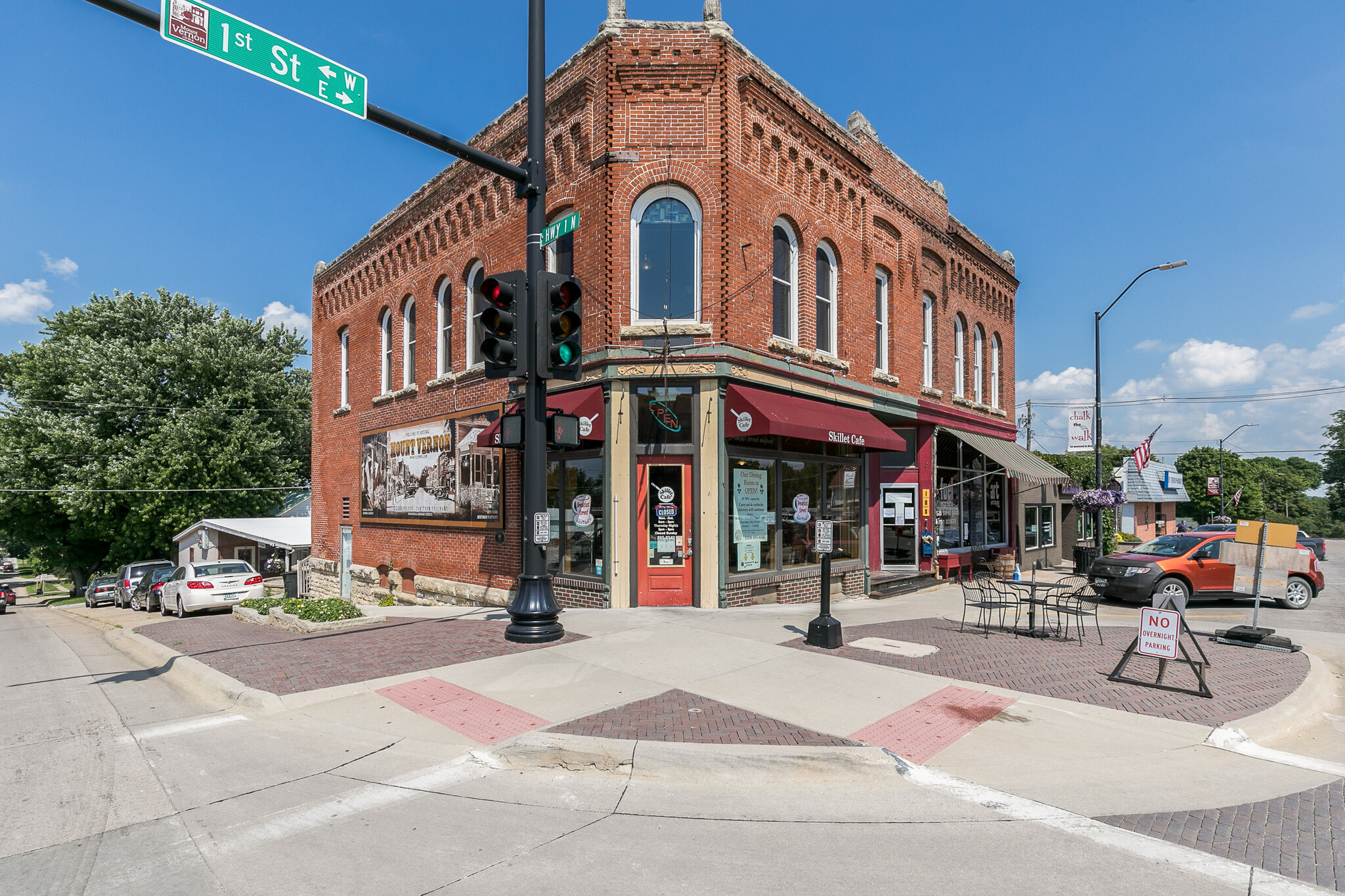 101 1st St NE, Mount Vernon, IA for sale Primary Photo- Image 1 of 1