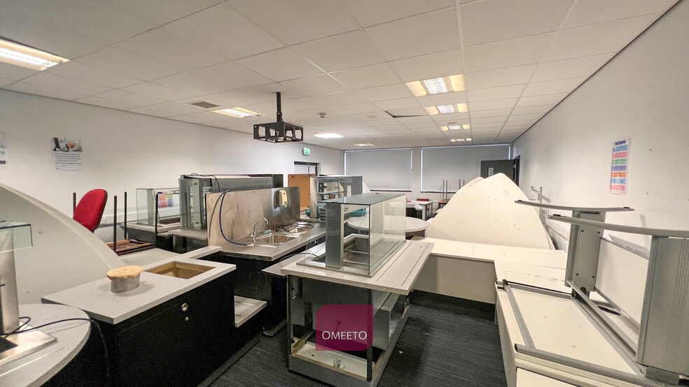 Trenchard Dr, Buxton for lease - Interior Photo - Image 2 of 7