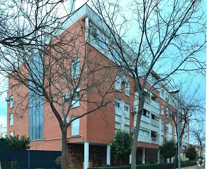 Retail in Valdemoro, Madrid for lease - Building Photo - Image 2 of 2