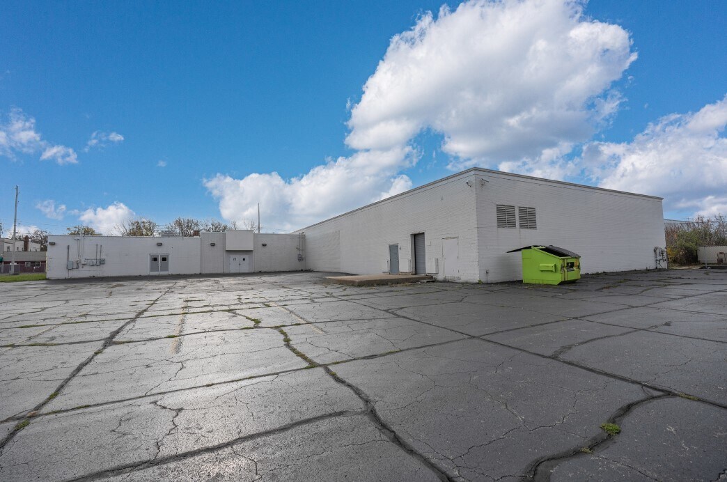 3018 Corunna Rd, Flint, MI 48503 Flex for Sale