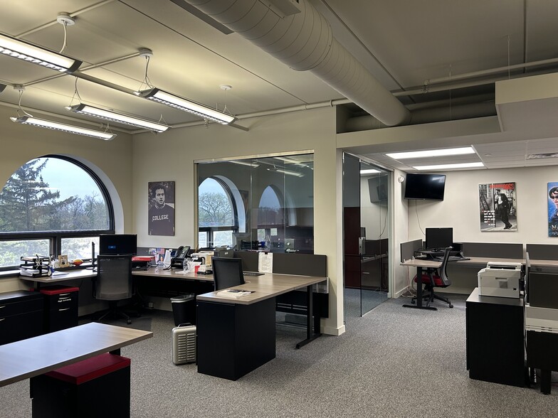 275 N York St, Elmhurst, IL for lease - Interior Photo - Image 3 of 14