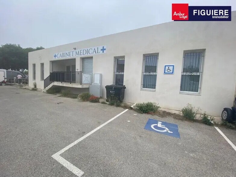 Office in Eyguières for sale - Building Photo - Image 2 of 16