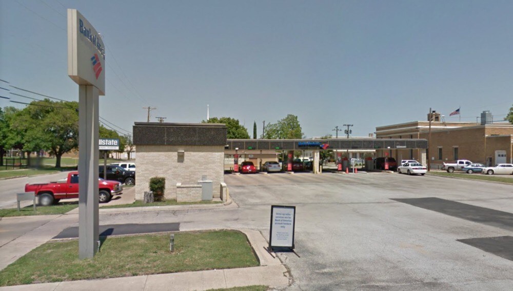 305 N Sherman St, Ennis, TX for sale Primary Photo- Image 1 of 1