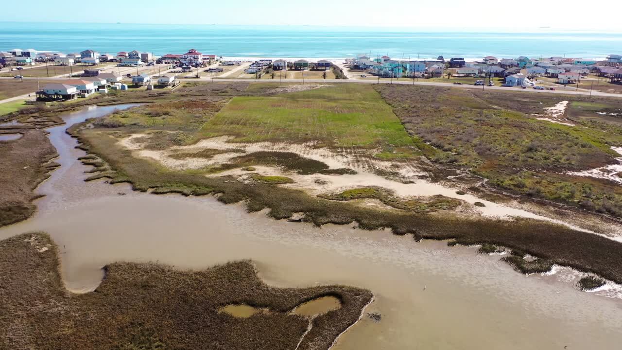 702 Blue Water Hwy, Surfside Beach, TX 77541