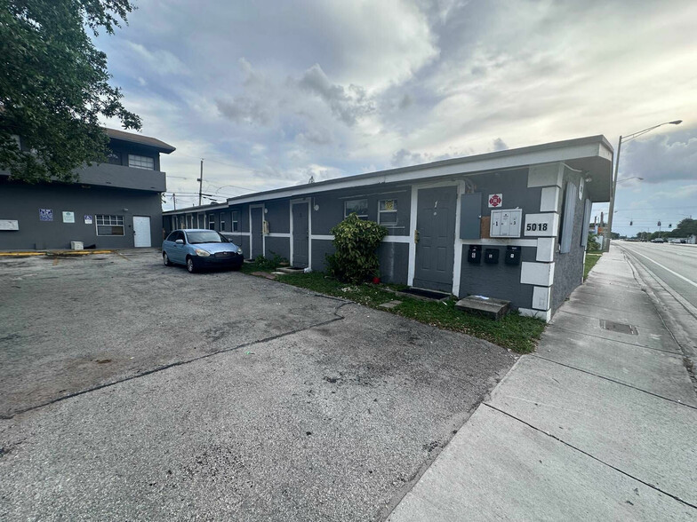 5010 Pembroke Rd, Hollywood, FL for sale - Primary Photo - Image 1 of 13