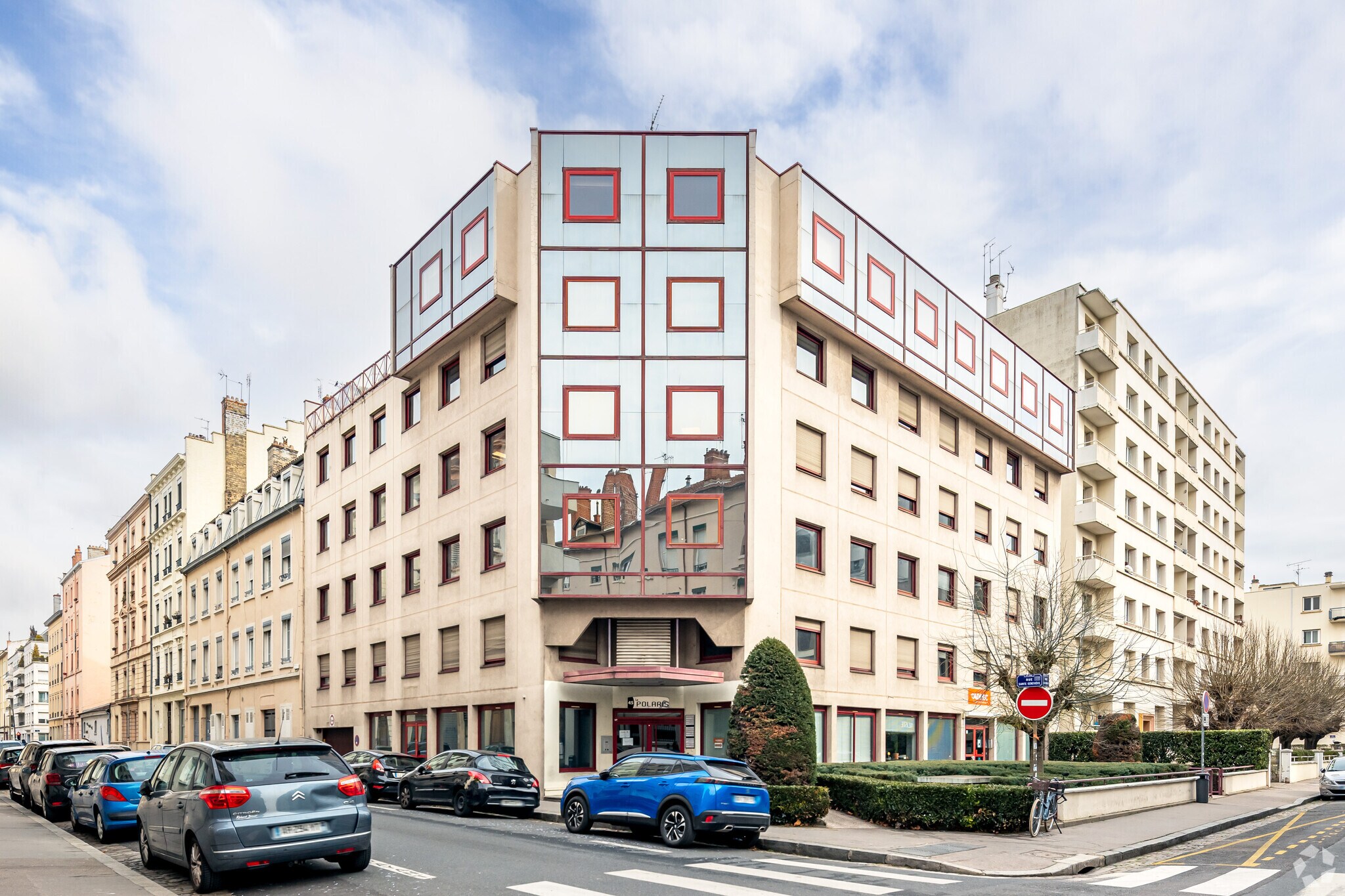 Office in Lyon for lease Primary Photo- Image 1 of 5