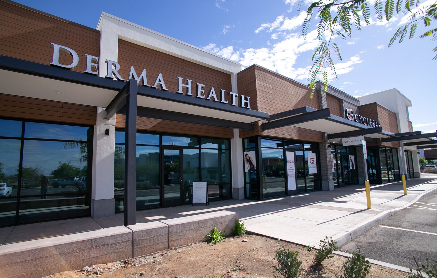 2484 S San Tan Village Pky, Gilbert, AZ 85295