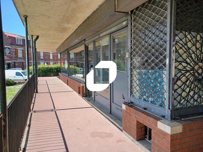 Retail in Roubaix for lease - Building Photo - Image 3 of 4