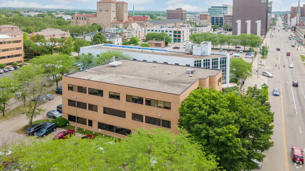 301 W 1st St, Dayton, OH for sale - Aerial - Image 2 of 4