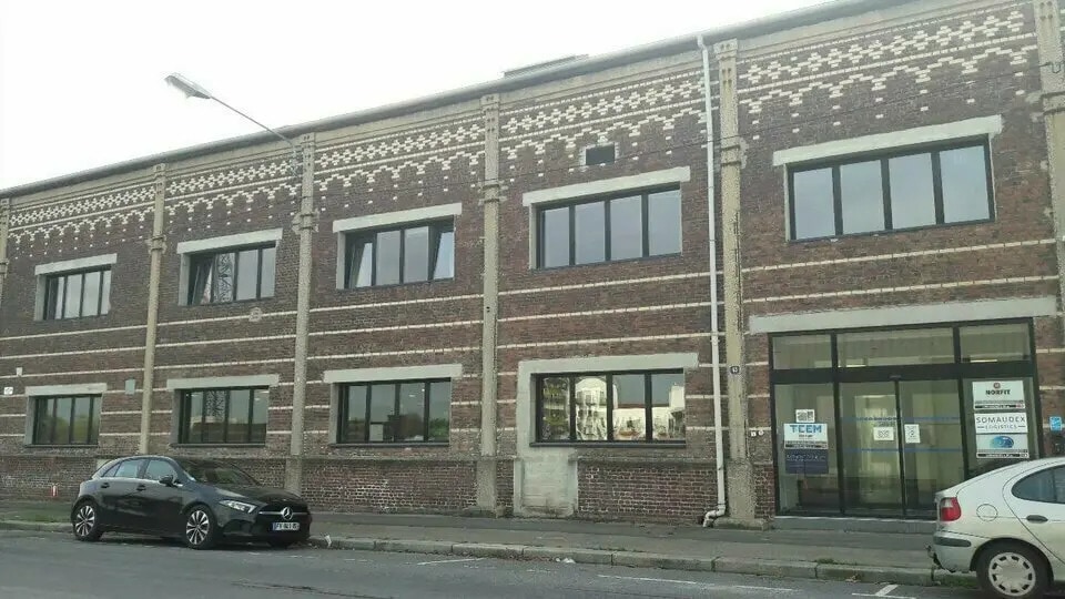 Office in Le Havre for lease - Building Photo - Image 2 of 2