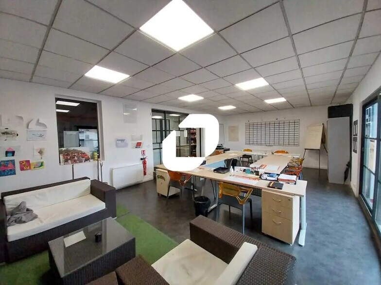 Flex in Bordeaux for lease - Interior Photo - Image 1 of 16