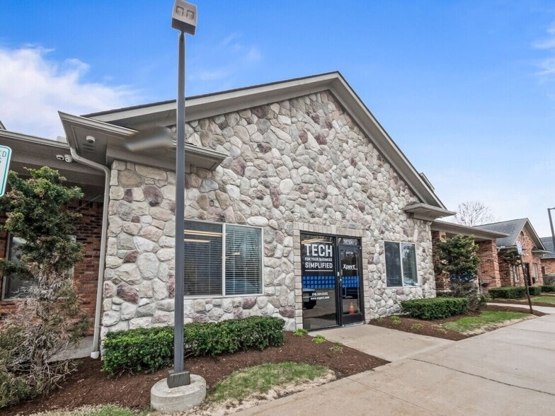 38765-38795 Mound Rd, Sterling Heights, MI for lease - Building Photo - Image 2 of 10