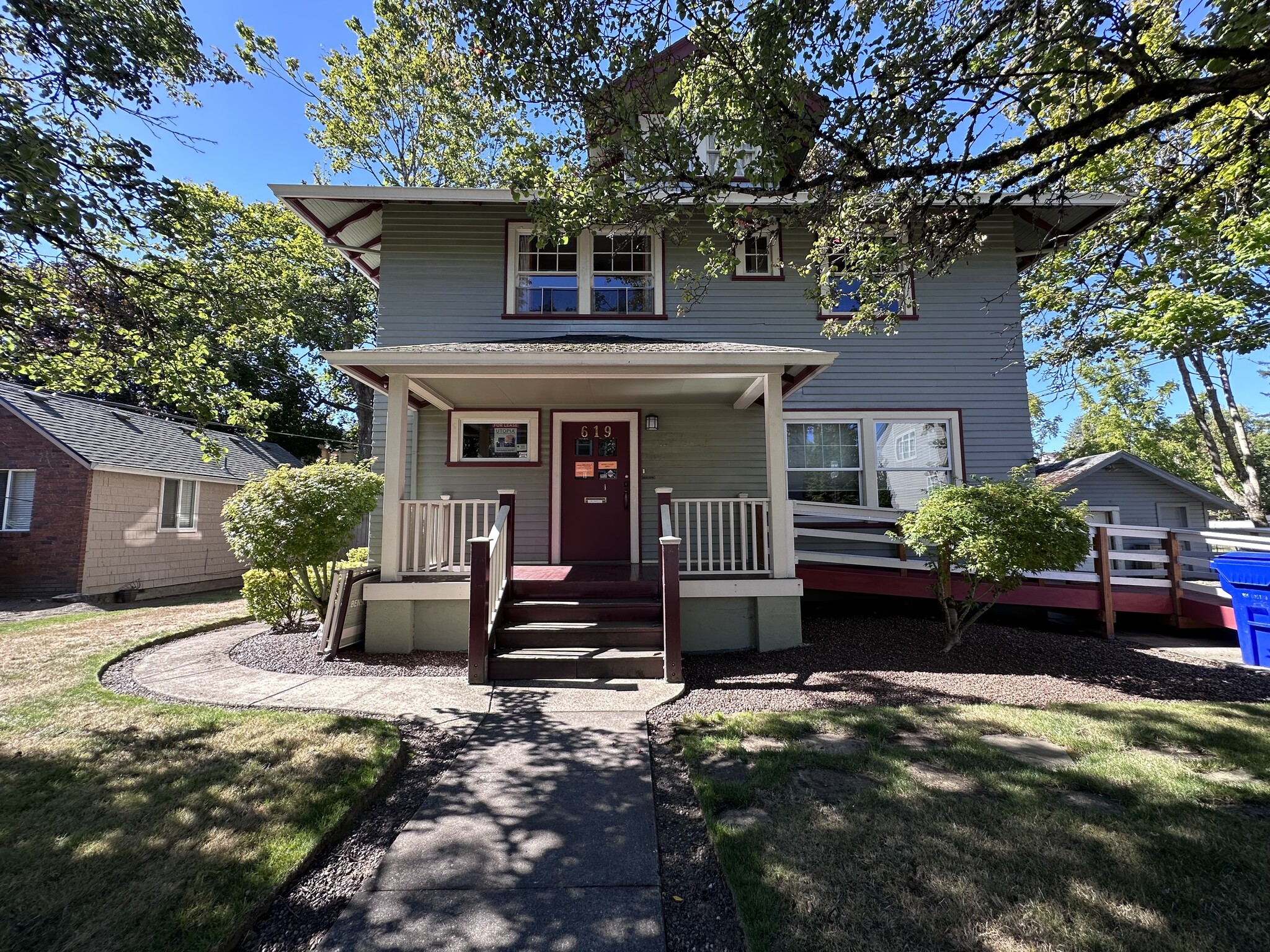 619 NE Roberts Ave, Gresham, OR for lease Building Photo- Image 1 of 24