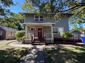 619 NE Roberts Ave, Gresham, OR for lease Building Photo- Image 1 of 24
