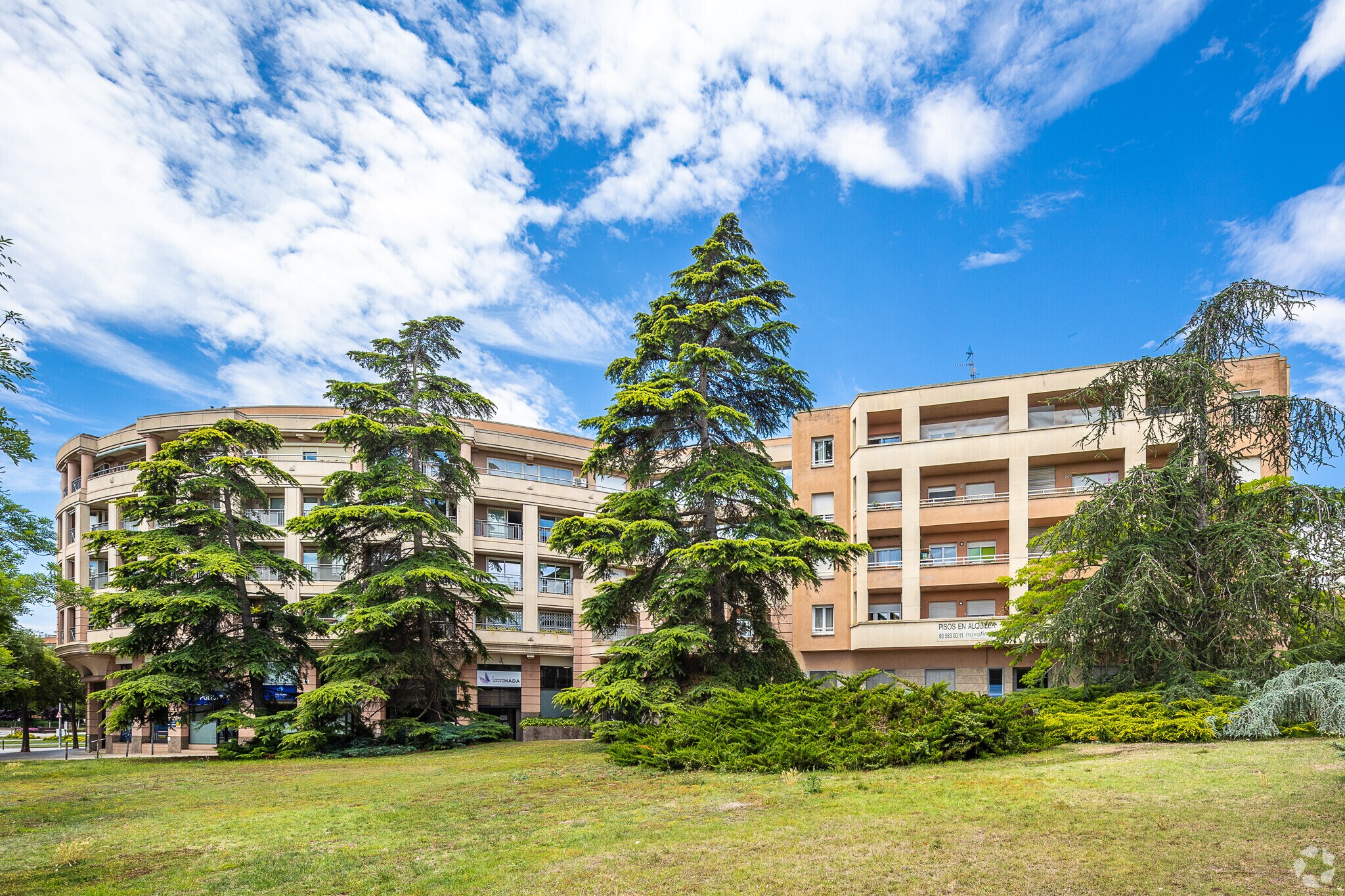 Multifamily in Sant Cugat del Vallès, Barcelona for sale Primary Photo- Image 1 of 1
