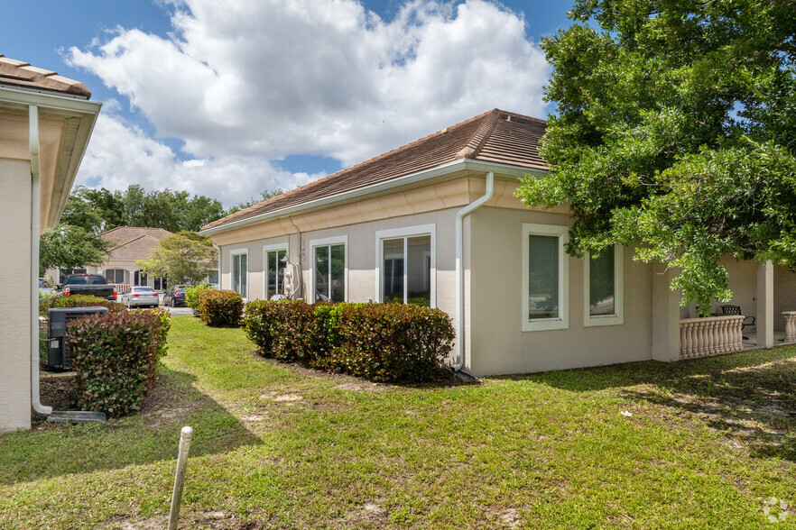 4969-4971 Royal Gulf Cir, Fort Myers, FL for sale - Building Photo - Image 2 of 6