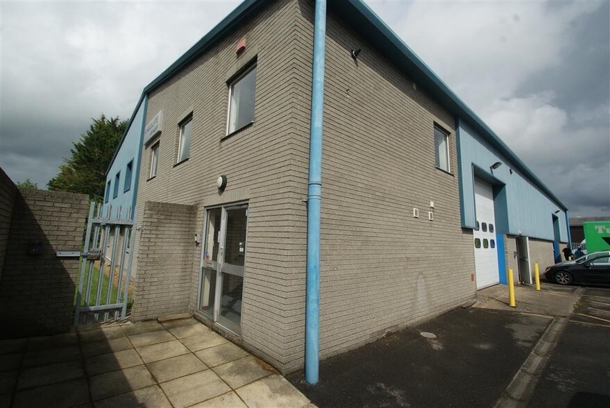 Rennie Gate, Andover for lease - Building Photo - Image 3 of 3