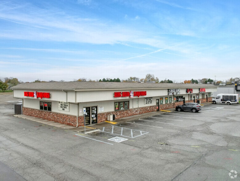 8021-8029 Pendleton Pike, Indianapolis, IN for sale - Building Photo - Image 1 of 1
