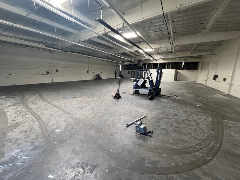 537 E Gardena Blvd, Carson, CA for lease - Building Photo - Image 2 of 12