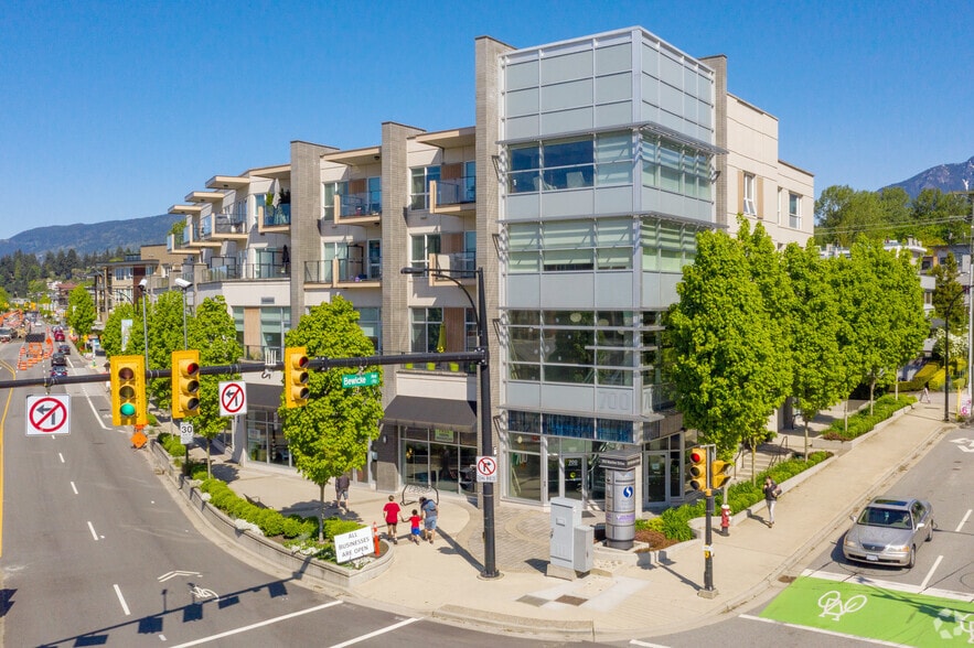 700 Marine Dr, North Vancouver, BC V7M 1H3 700 Marine Dr, North Vancouver, BC V7M 1H3