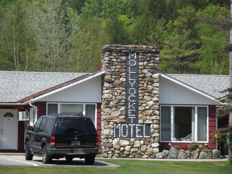 1132 S Main St, Bryant Pond, ME for sale - Primary Photo - Image 1 of 1