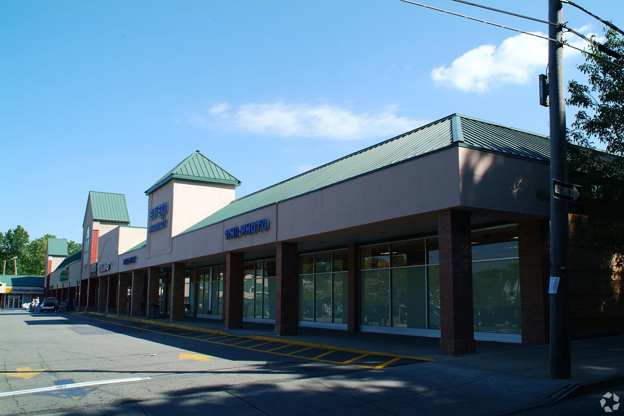 6400 Amboy Rd, Staten Island, NY 10309 Amboy Plaza