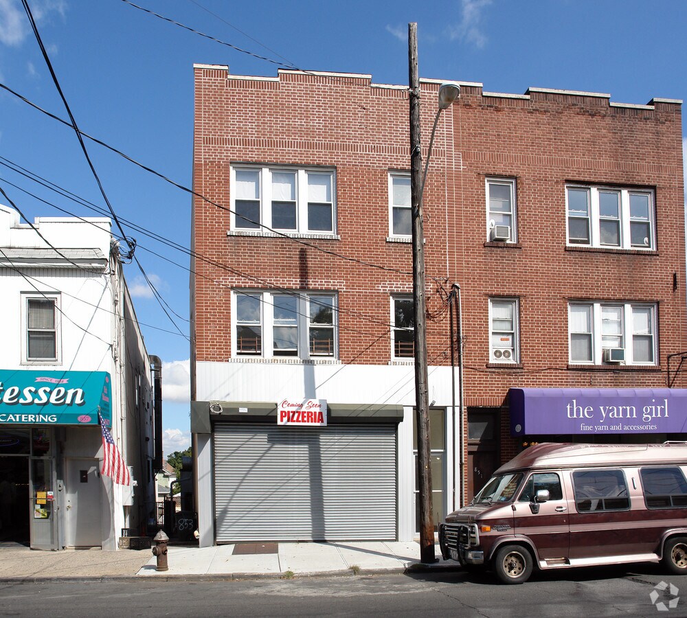 853 Castleton Ave, Staten Island, NY 10310