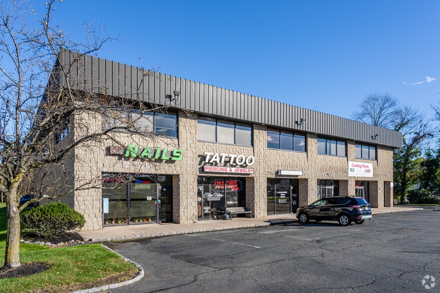 1320 State Route 23, Wayne, NJ for lease - Primary Photo - Image 1 of 20