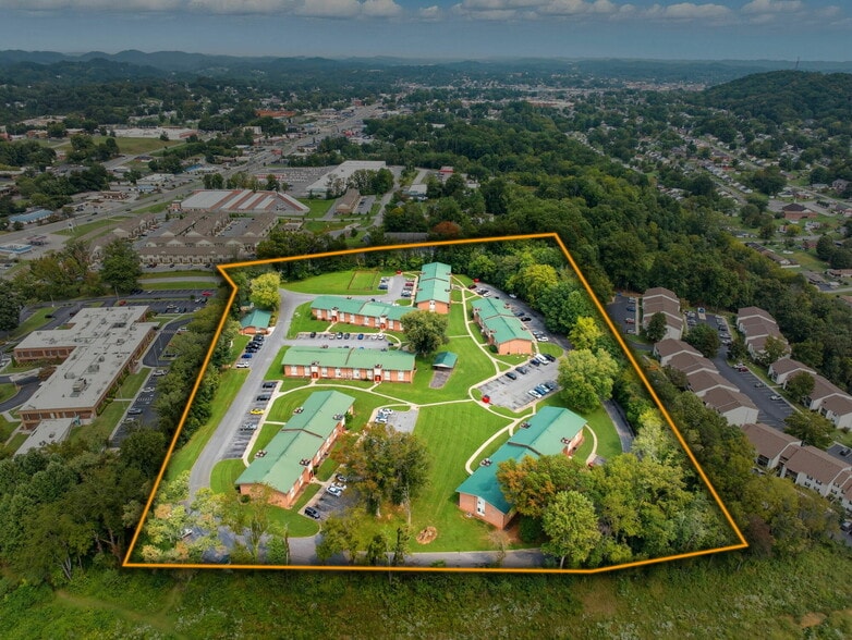 197 Units - Kingsport & Bristol portfolio of 2 properties for sale on LoopNet.com - Building Photo - Image 2 of 22